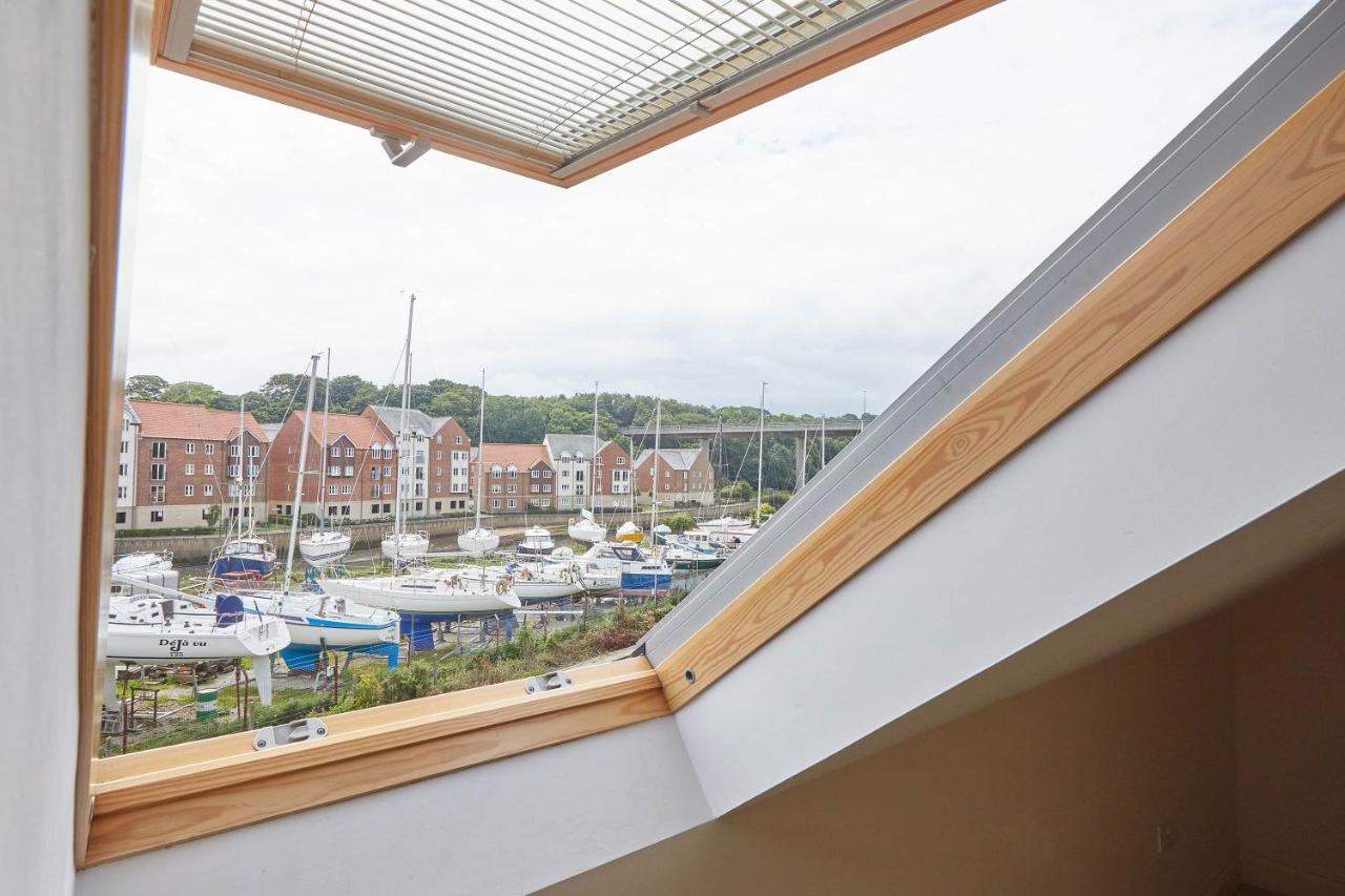 Host & Stay - The Railway Retreat Whitby Ngoại thất bức ảnh