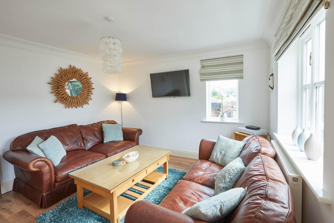 Host & Stay - The Railway Retreat Whitby Ngoại thất bức ảnh